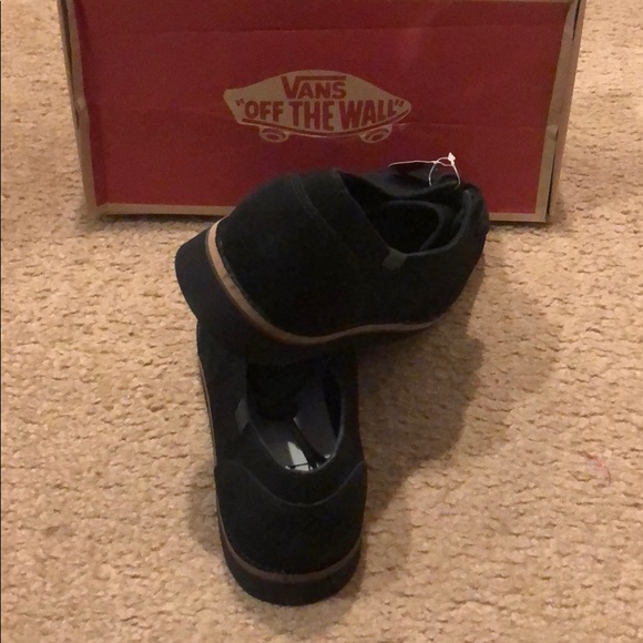 Desert Low Vans - Picture 3 of 4